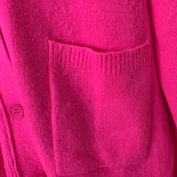 Lyla + Luxe Sweater - Picture 6 of 11